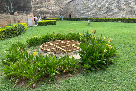 Bangalore: Tour a pie de fortalezas históricas, palacios y mercados