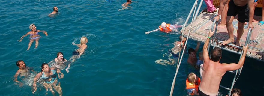 Side : Tour en bateau avec les dauphins et déjeuner, fête de la mousse, baignade