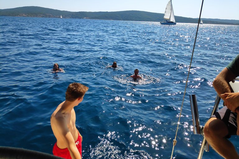 Split: Half Day Sailing Tour with Swim Stop, Snacks and Wine