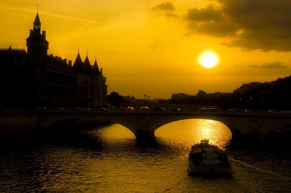 Visite guidée du soir : fantômes, légendes et mystères de Paris
