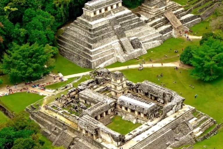 Bacalar: Calakmul, Palenque with a unique stop in the heart of the savanna Bacalar: Calakmul, Palenque with a unique stop in the heart of the savannah