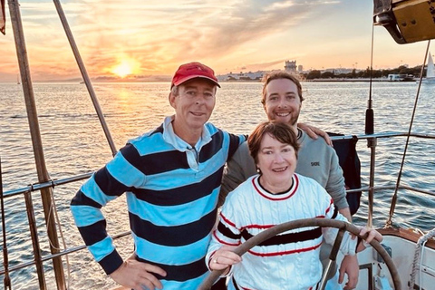Lisbon Sunset Boat Tour–Golden Hour Cruise w/ Welcome Drink