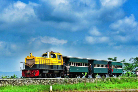 Depuis Yogyakarta : Musée des chemins de fer indonésiens et promenade en train