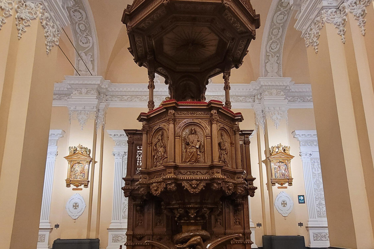 Arequipa: City Tour and a visit to the Monastery of Santa Catalina Arequipa: City Tour and Visit to the Santa Catalina Monastery