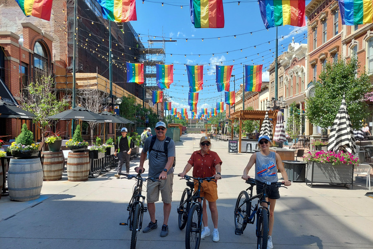 Passeio de bicicleta e bebida no RiNo e no centro da cidade