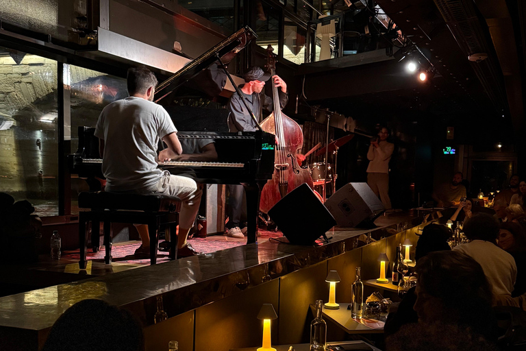 Paris: Jazz Dinner Concert on the Seine facing Notre-Dame Standard Dinner Concert