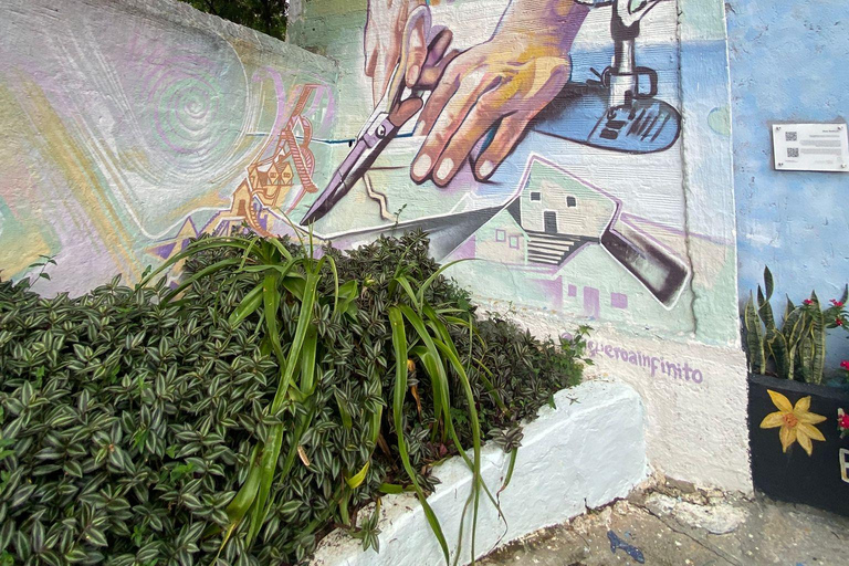 Comuna 13 Narrated by its Leaders