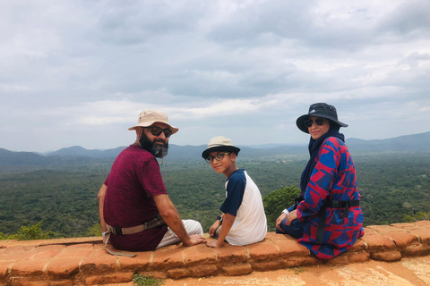 Sigiriya et Dambulla visite privée d&#039;une jounéeCircuit au départ de Kaluthara / région de Wadduwa