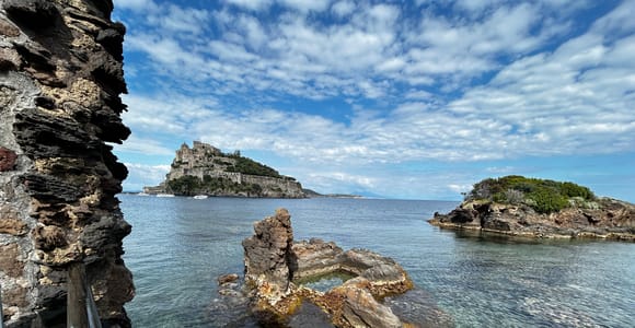 Ischia: Snorkeling tour of caves, an archaeological area and gas emissions