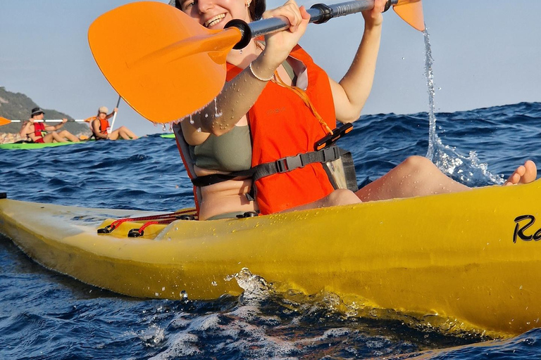 لا سبيتسيا: جولة عند غروب الشمس في قوارب الكاياك والكهوف مع السباحة والمشهياتلا سبيتسيا: جولة غروب 