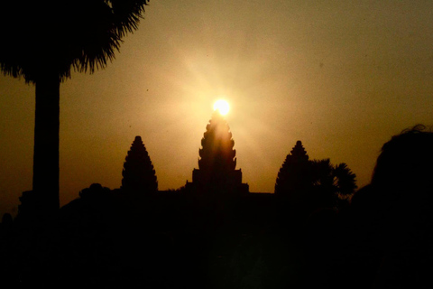 Sunrise at Angkor Wat Temple: 3-Hour Private Tour