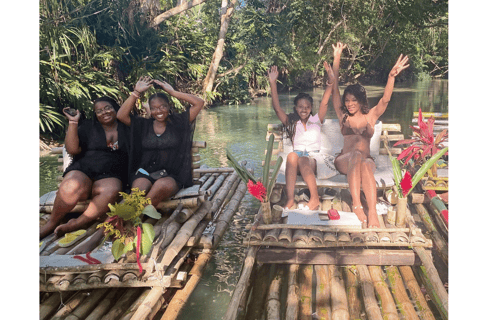 Rafting sul fiume di bambù e massaggio ai piedi con pietra calcarea