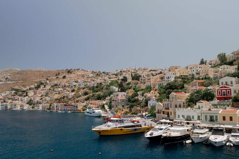 Rodi: crociera giornaliera a Symi - Panormitis e baia di San GiorgioRodi: Crociera giornaliera a Symi - Panormitis e Baia di San Giorgio