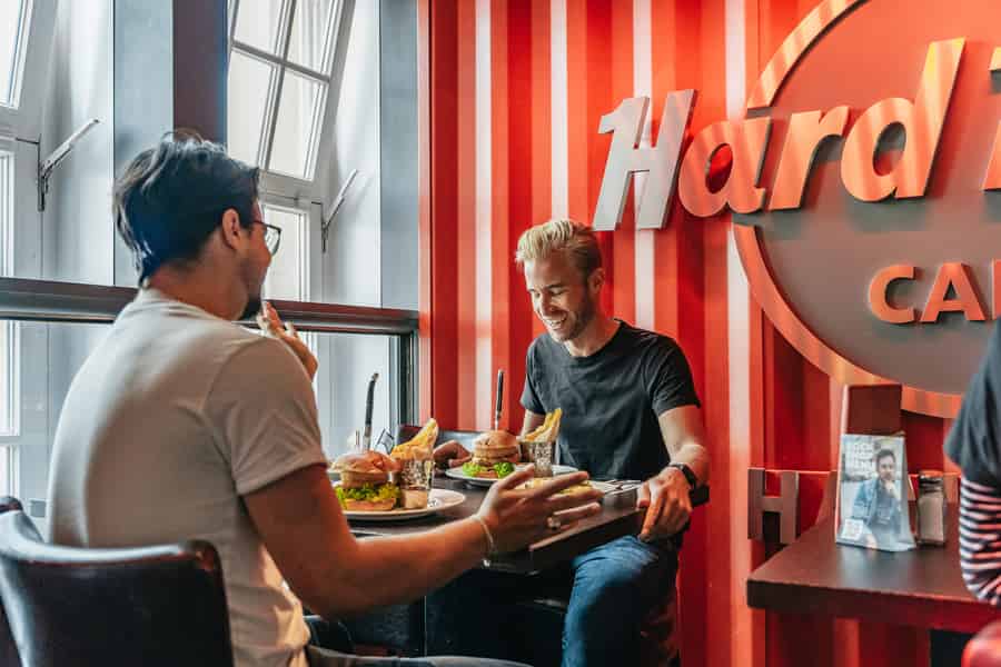 Hamburg: Hard Rock Cafe Skip-the-Line Mahlzeit. Foto: GetYourGuide