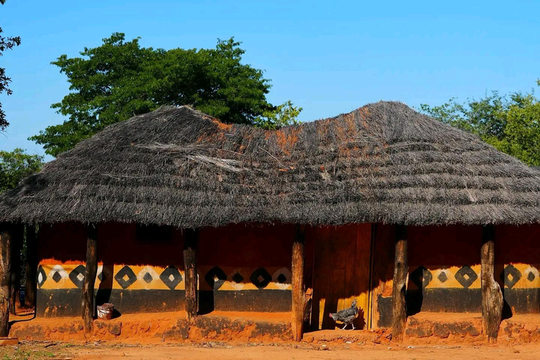 Victoria Falls: Airport Transfer, Falls Tour & Village Visit