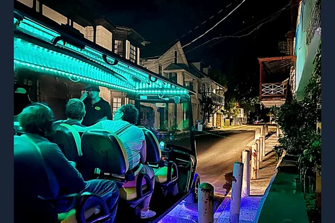 Tour dei fantasmi di St.Augustine su Golf Cart Premium con PiCk Up