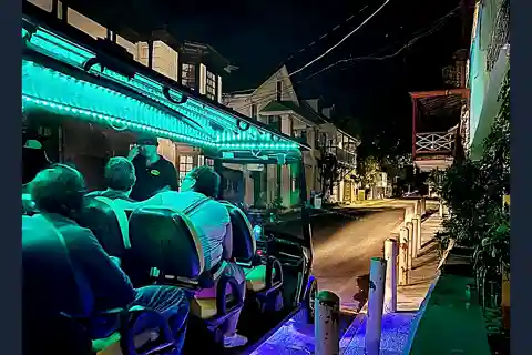 Tour dei fantasmi di St.Augustine su Golf Cart Premium con PiCk Up