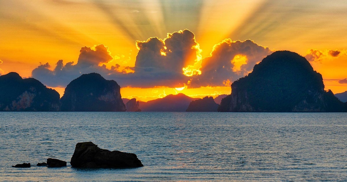 Tour Al Tramonto Di Phi Phi E Delle 4 Isole Plancton Bioluminescenti 