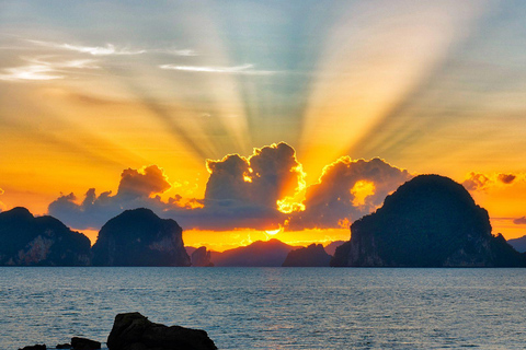 Passeio ao pôr do sol em Phi Phi e 4 ilhas + Plânctons bioluminescentes