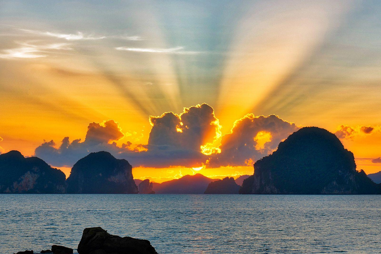 Passeio ao pôr do sol em Phi Phi e 4 ilhas + Plânctons bioluminescentes