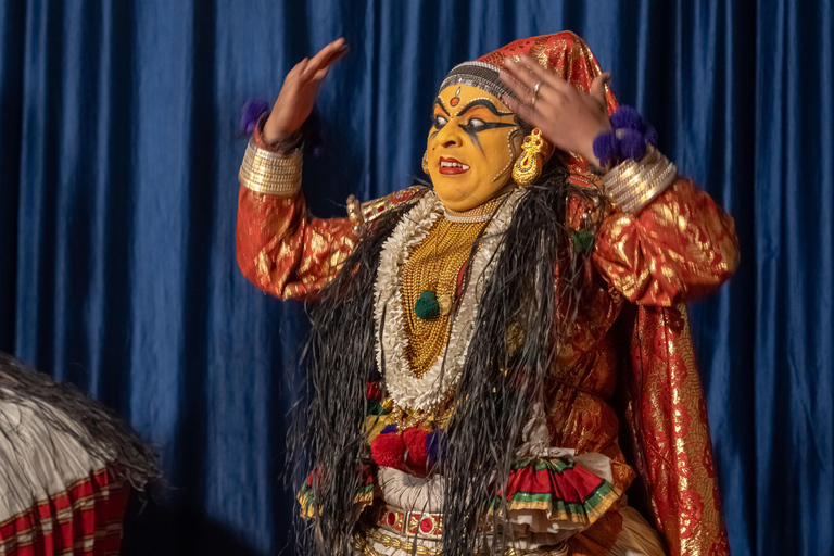 Kochi: Kathakali, Theyyam, and Kalaripayattu Evening Show