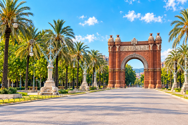 Barcelona: Arc de Triomf & 1888 World's Fair Walking Tour