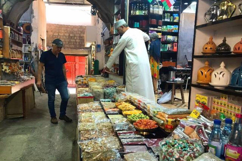 Excursion privée d&#039;une journée à Nizwa et Jabal Shams (Grand Canyon)