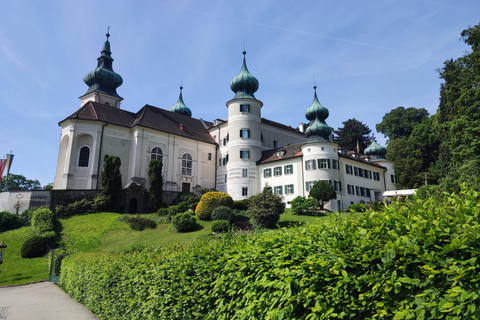 2 Castles and Melk Abbey: Private Guided tour from Vienna