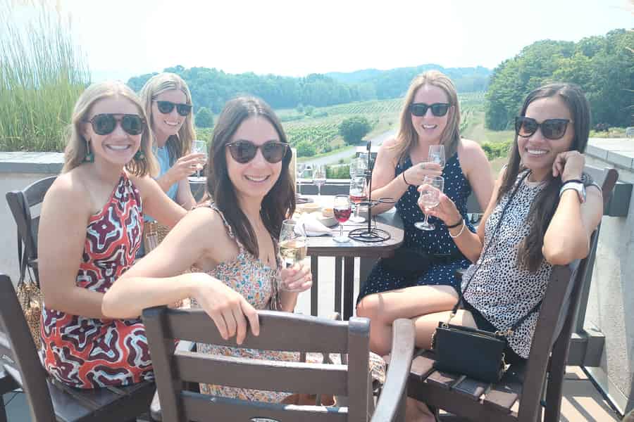 Private Old Mission Wine Distillery Tour ohne Bus. Foto: GetYourGuide Private Old Mission Wine Distillery Tour ohne Bus. Foto: GetYourGuide
