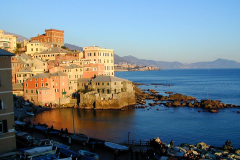 Genoa: Sunrise Boat Tour to Boccadasse with Live Concert