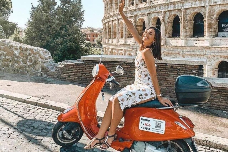 Roma: tour privado guiado en vespa con conductor opcionalAuto-Drive 1 Persona Por Vespa