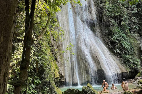 Luang Prabang: Nong Khiaw, 3 días de senderismo y acampada, alojamiento en casa particular.Luang Prabang: Nong Khiaw, 3 días de senderismo y acampada, alojamiento en casa particu