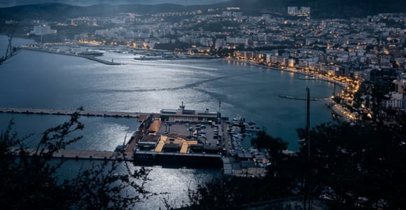 Kusadasi: VIP Open-Top Jeep Night City& Grand Bazaar Tour
