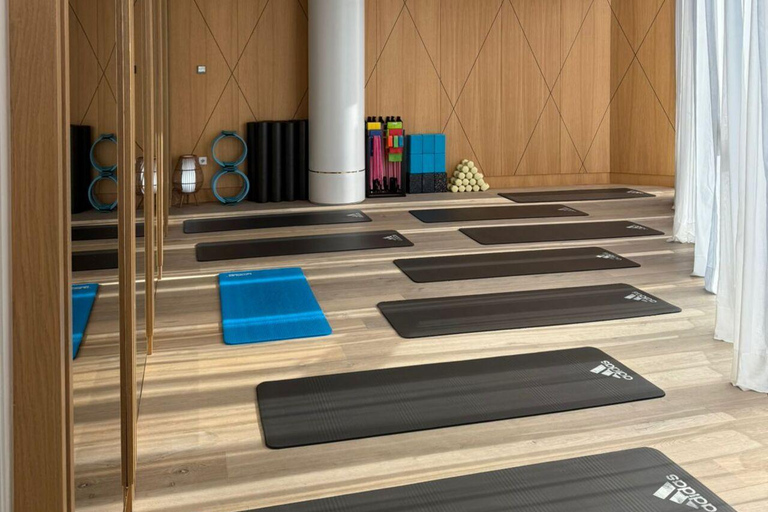 Tirana: Pilates or Yoga Class with Sauna and Snacks