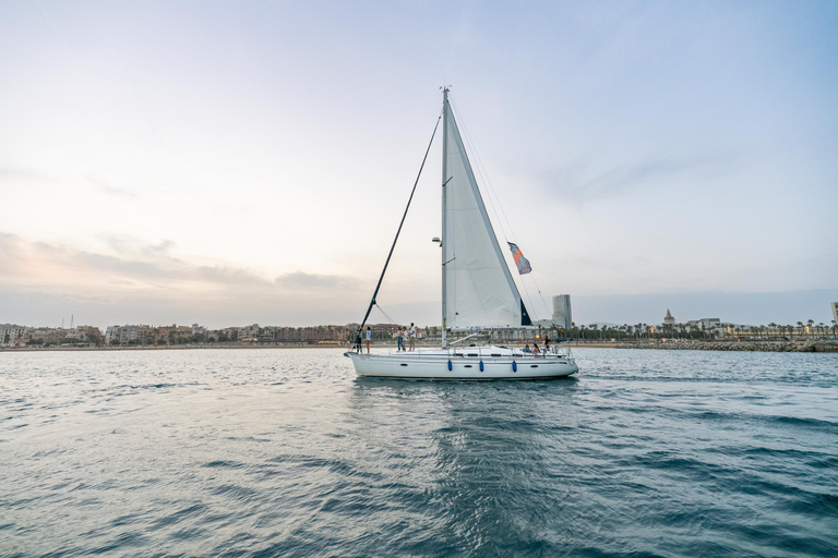 Barcelona: Passeio de barco a vela e voo de helicópteroPasseio de helicóptero (sem navegação)