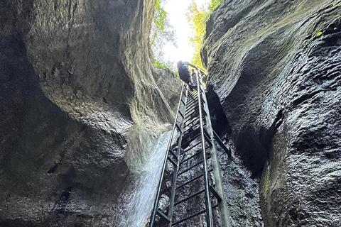 Brașov: Seven Ladders Canyon Guided Hike with Pickup