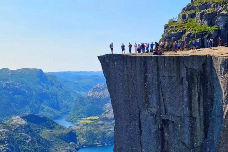 2-Day Expedition from Bergen: Preikestolen, Kjerag, Stavanger, and Månafossen