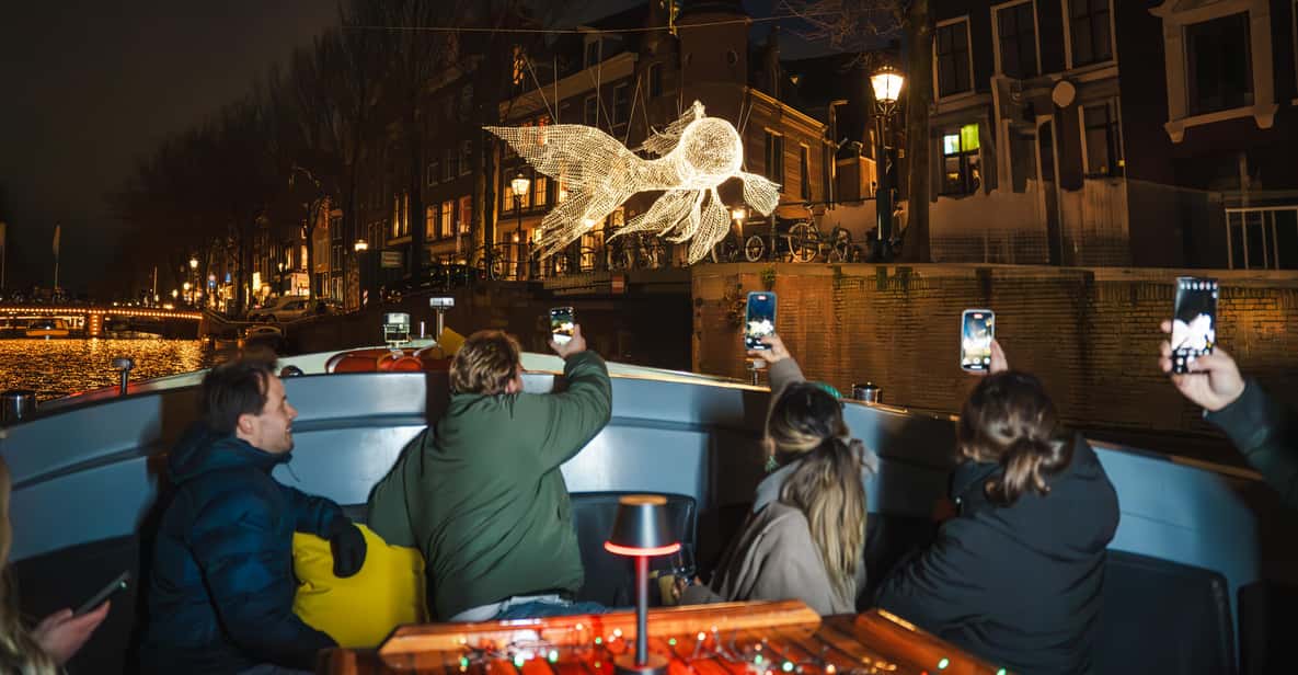 Afbeelding 5 van Amsterdam: Open boot Light Festival met onbeperkte drankjes