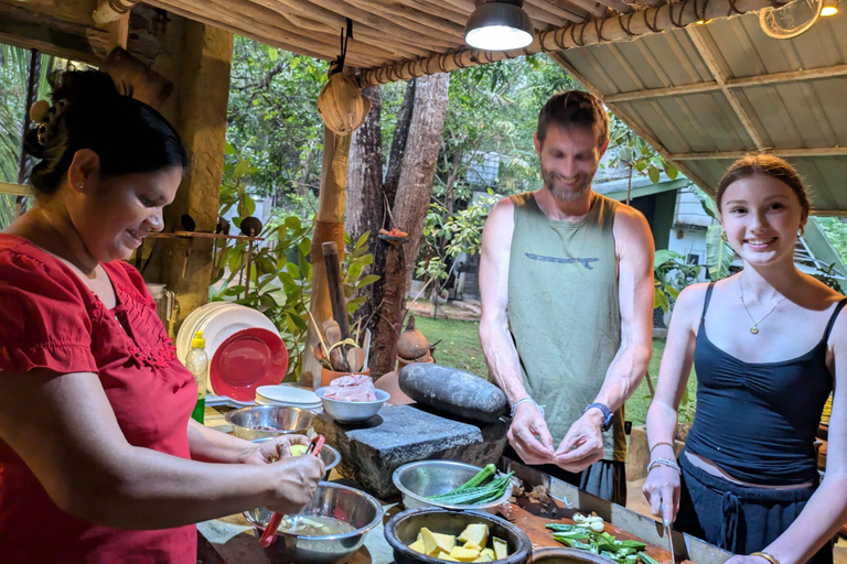 Mirissa : Village Cooking Experience & spice blending lesson Evening Class with Dinner