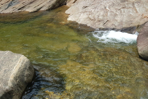 纳克尔斯峰探险和希洛亚村露营 2 日游