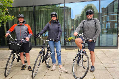 Visita York: Tour guiado na cidade em eBike com factos históricos divertidos