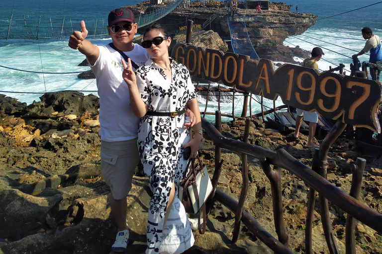 Yogyakarta: Palazzo Reale, spiaggia di Timang e tour al tramonto