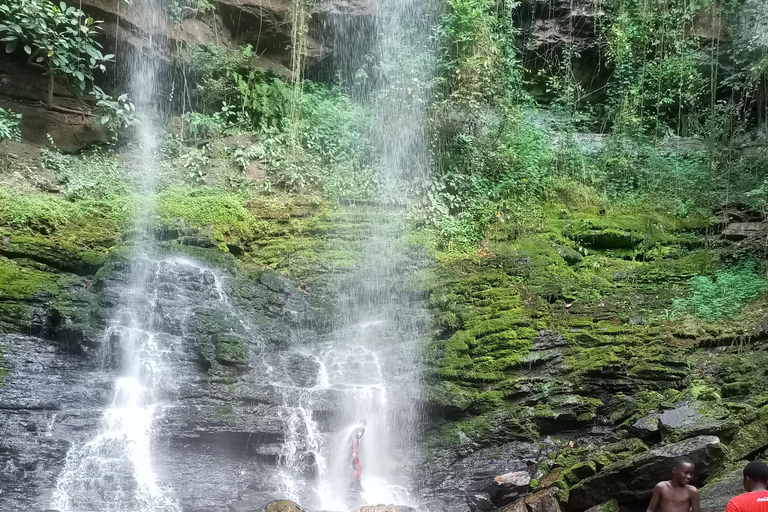 Acra: Passeio de um dia de Quadriciclo, Cascata e Jardim Botânico