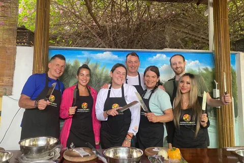 Hoi An: Rejs łodzią z koszem, lekcje gotowania prowadzone przez Hangcoconut