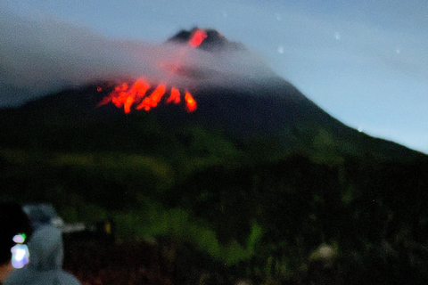 Yogyakarta: Merapi Lava View with Jeep Night Tour & campfire