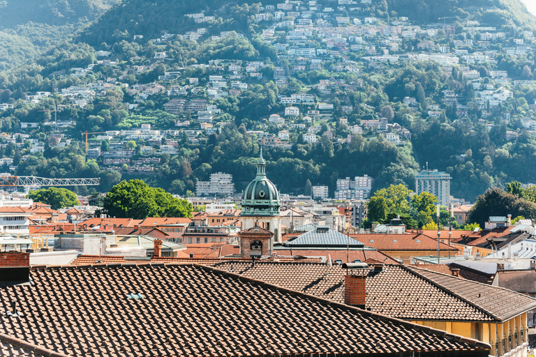 Milán: Excursión de un día al Lago de Como y Lugano con crucero privado