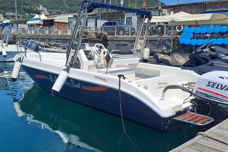 Amalfi Coast: Rent boats in Salerno without a license