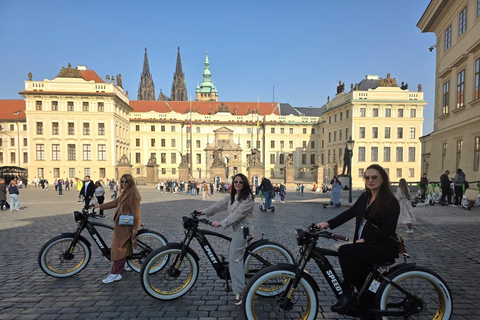 Prague Viewpoints & Historical Ebike Tour 4 Hours: Group E-Bike Tour