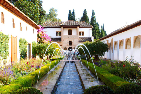 From Malaga: Bus Tour Granada - Alhambra Complete: Visit with Official Guide From Malaga: Granada Bus Tour - Complete Alhambra: Visit with Official Guide