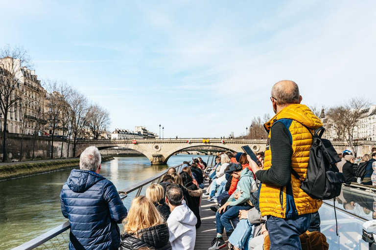 Paris: Seine River Sightseeing Cruise with Parisian Macaron Paris: Seine Day/Evening Cruise & Macaron Experience